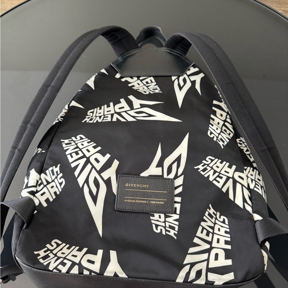 Authentic Givenchy backpack - Picture 3 of 8